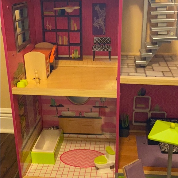 Barbie Dollhouse - Picture 7 of 7